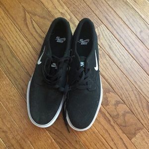 NWOT Nike SB Shoes 11